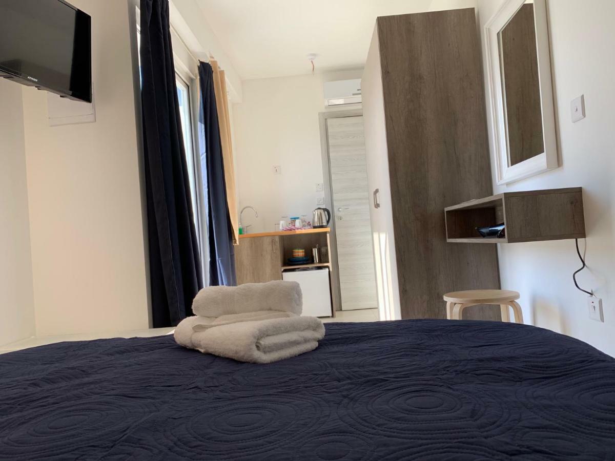 Island Guesthouse Gzira Bagian luar foto